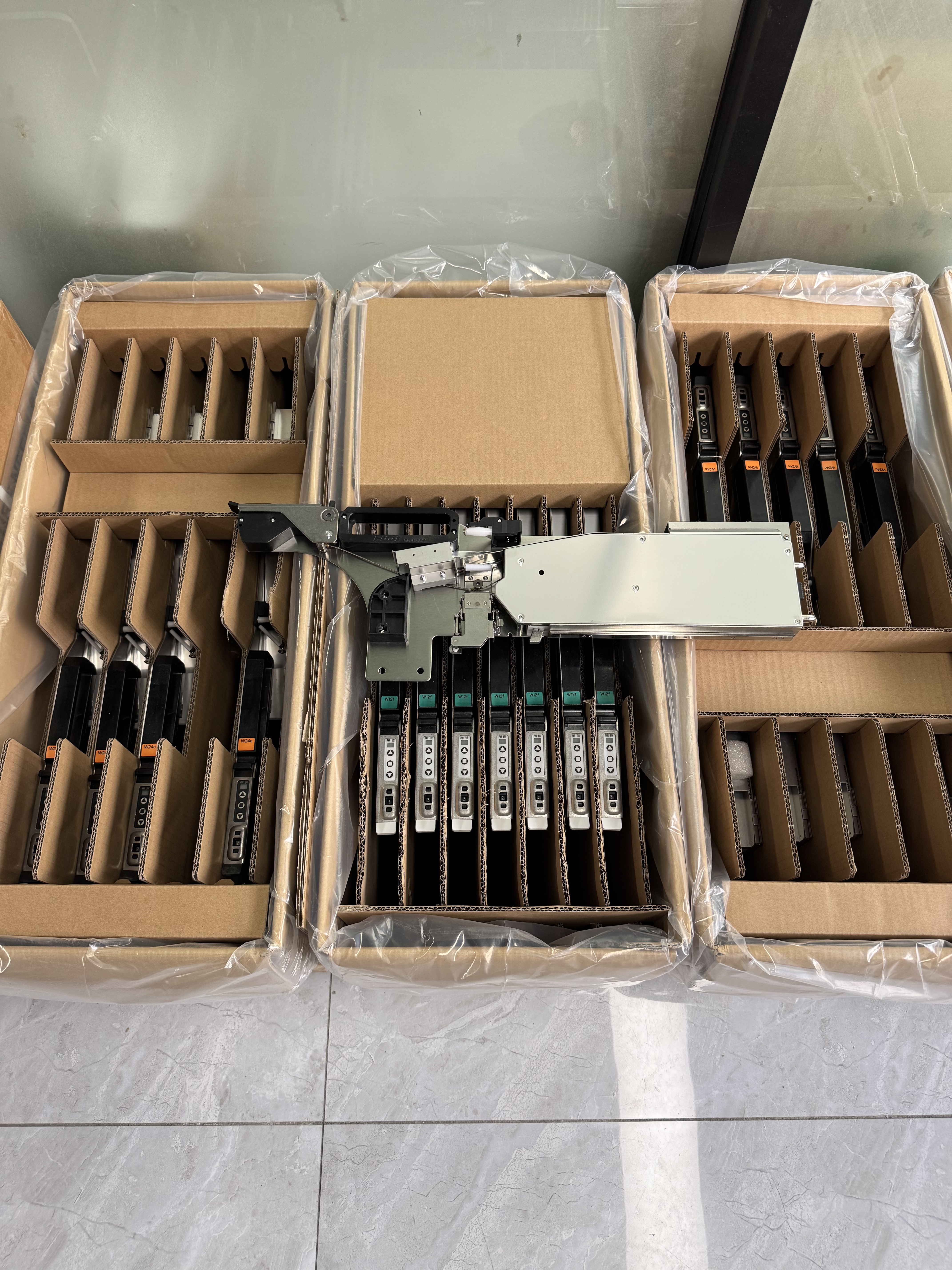 Latest company blogs about How Do SMT Feeders Enhance Production Speed and Accuracy?